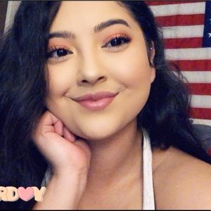 Meet your Posher, Connie